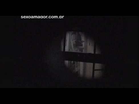 ❤️ Blondie viene segretamente filmato da un voyeur del quartiere nascosto dietro mattoni cavi ️❌ Slutsal it.light2cloud.top ❌❤